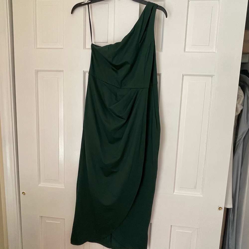 One shoulder green midi dress. Never worn